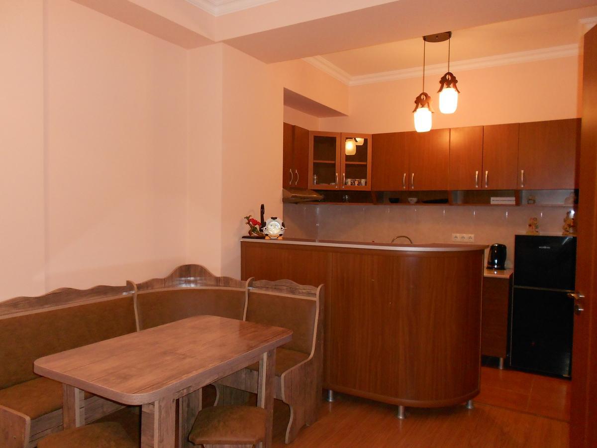 Ucha'S Apartment Batumi Exteriör bild